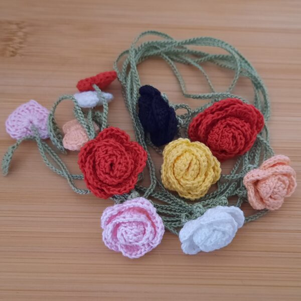 Gehäkeltes Lesezeichen "Rose"