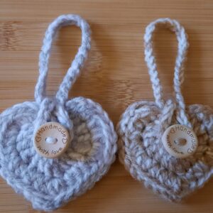 Gehäkeltes Minitäschchen Taschenanhänger "Herz meliert"