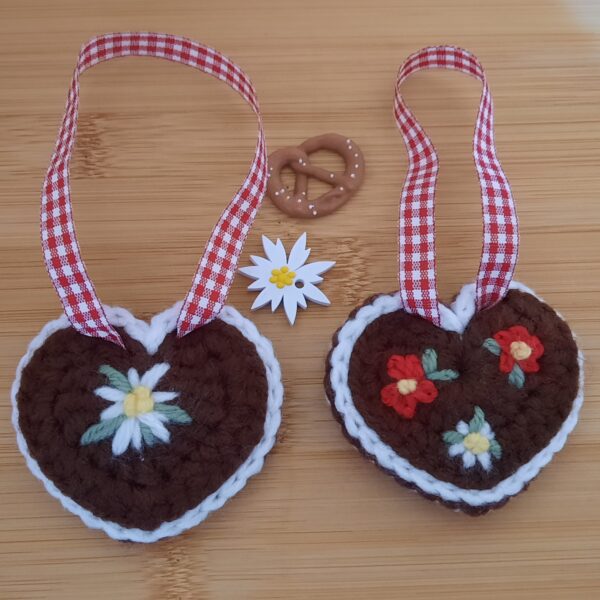 20260829_130625 Gehäkeltes Minitäschchen Taschenanhänger "Lebkuchenherz"