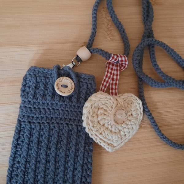 Gehäkeltes Minitäschchen Taschenanhänger "Herz"
