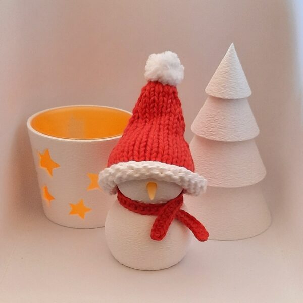 Deko-Set "Winter": Windlicht, Tannenbaum, Schneemann mit Strickmütze rot-weiß