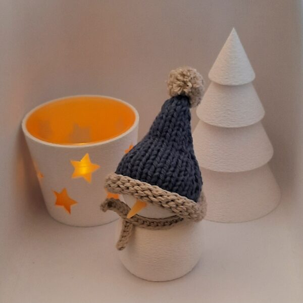 Deko-Set "Winter": Windlicht, Tannenbaum, Schneemann mit Strickmütze blau-beige