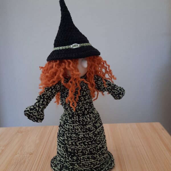Halloween Hexe zum Hängen oder Stellen (18 cm)