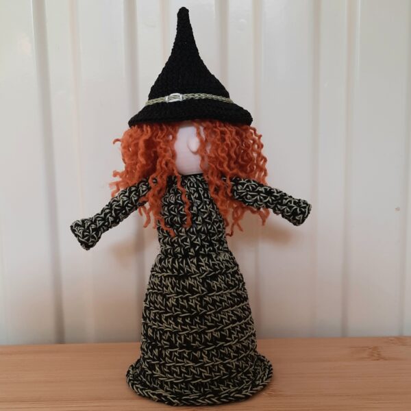 Halloween Hexe zum Hängen oder Stellen (18 cm)