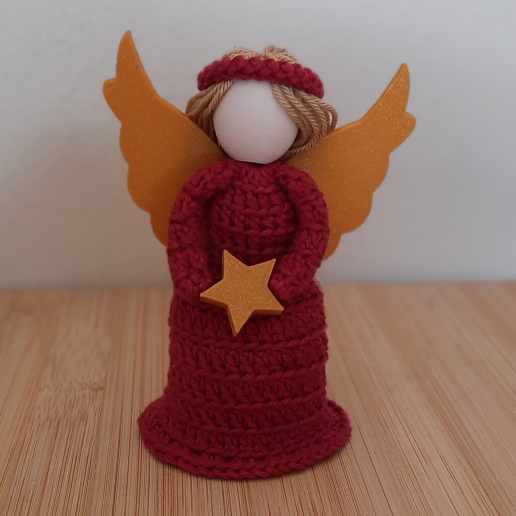 Engel Weihnachtsengel Christkind weinrot-gold zum Hängen oder Stellen (12 cm)