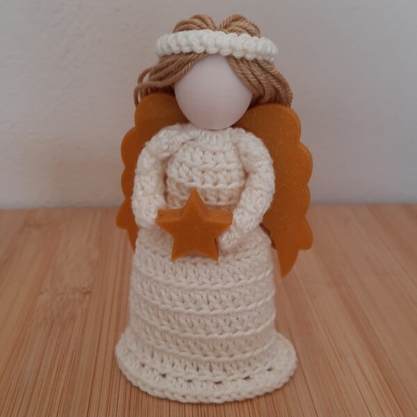 Engel Weihnachtsengel Christkind wollweiß-gold zum Hängen oder Stellen (12 cm)