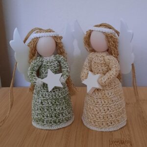 Engel Weihnachtsengel Christkind zum Hängen oder Stellen (11 cm)